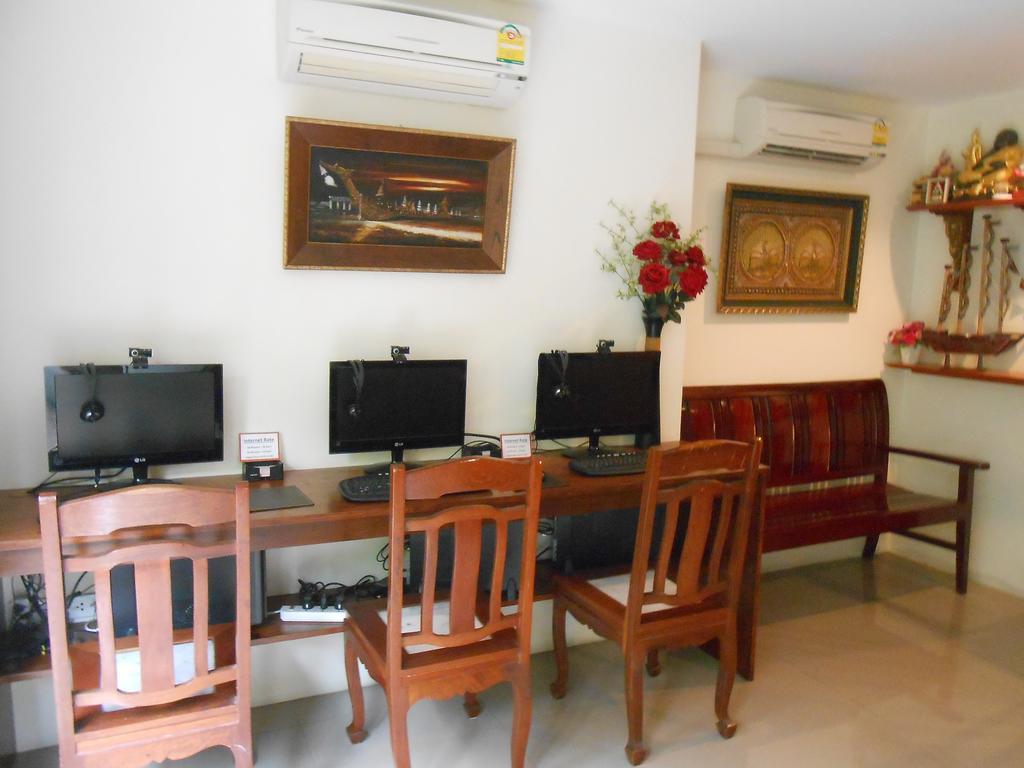 The Bang Khun Phrom Suites Bangkok Exteriér fotografie