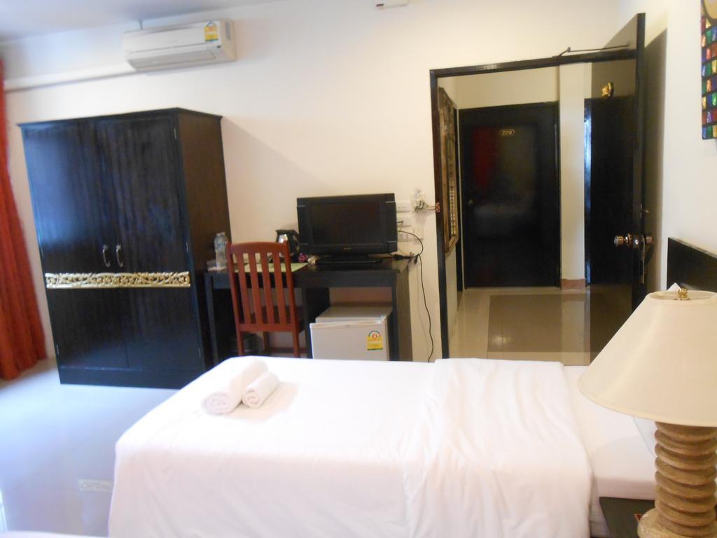 The Bang Khun Phrom Suites Bangkok Pokoj fotografie