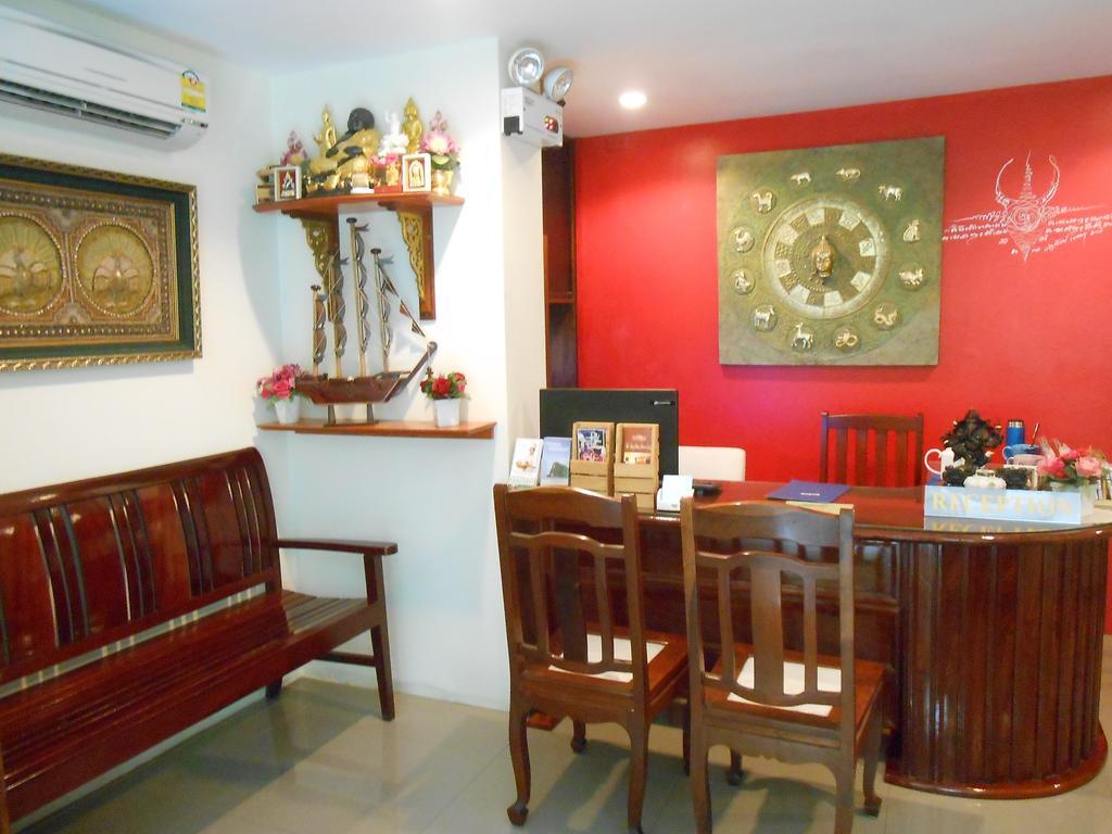 The Bang Khun Phrom Suites Bangkok Exteriér fotografie