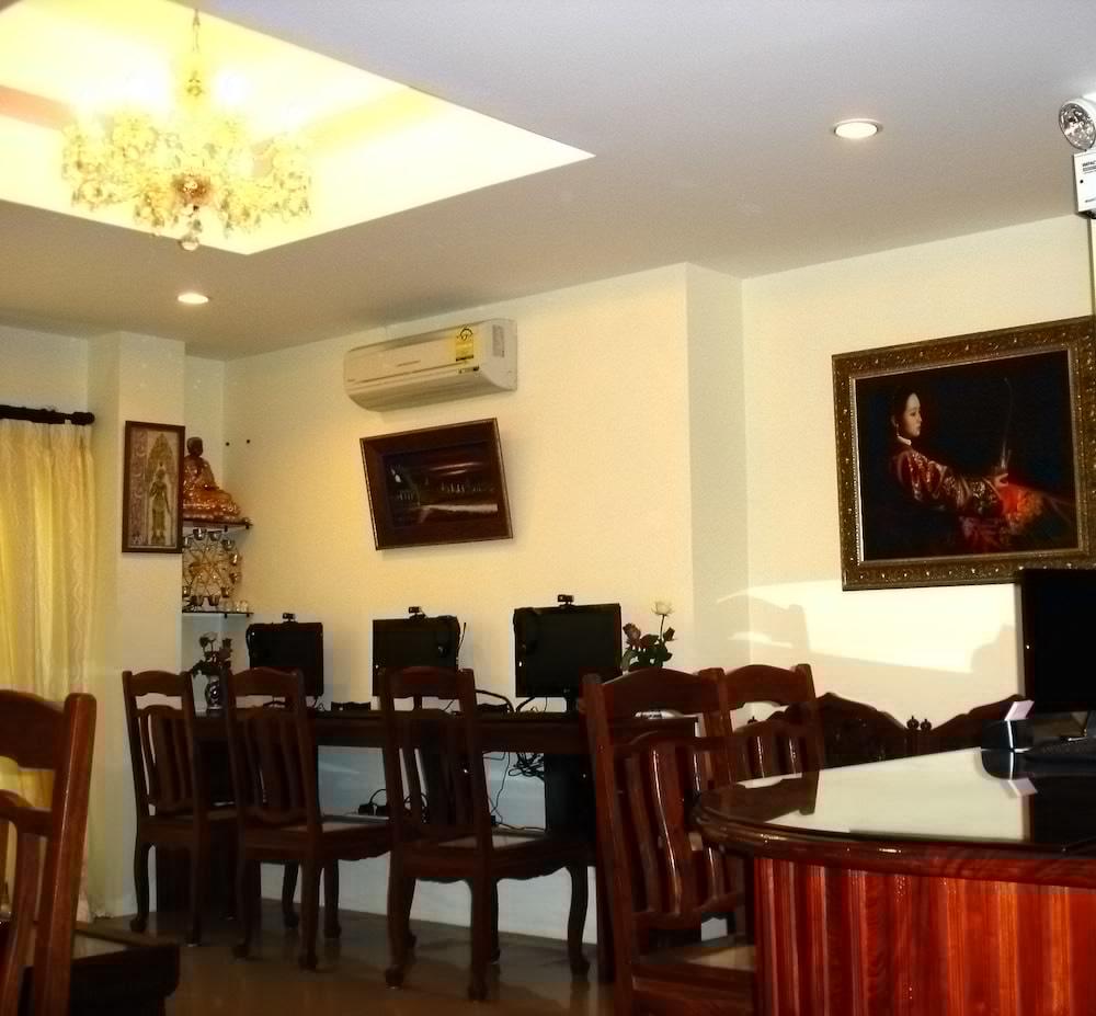 The Bang Khun Phrom Suites Bangkok Exteriér fotografie