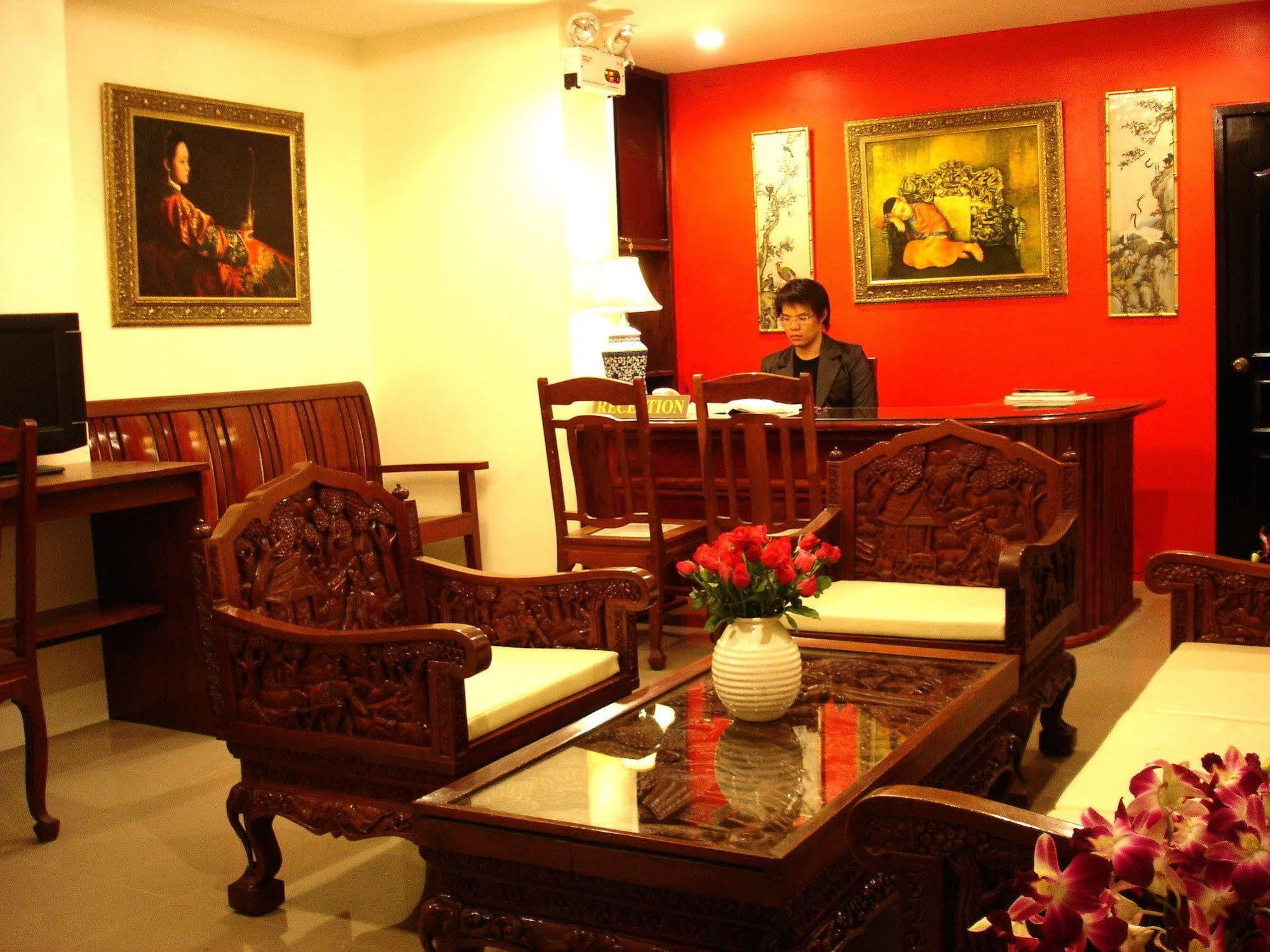 The Bang Khun Phrom Suites Bangkok Exteriér fotografie